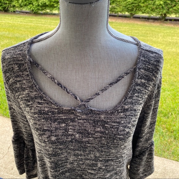 Caution To The Wind Top - Picture 5 of 9